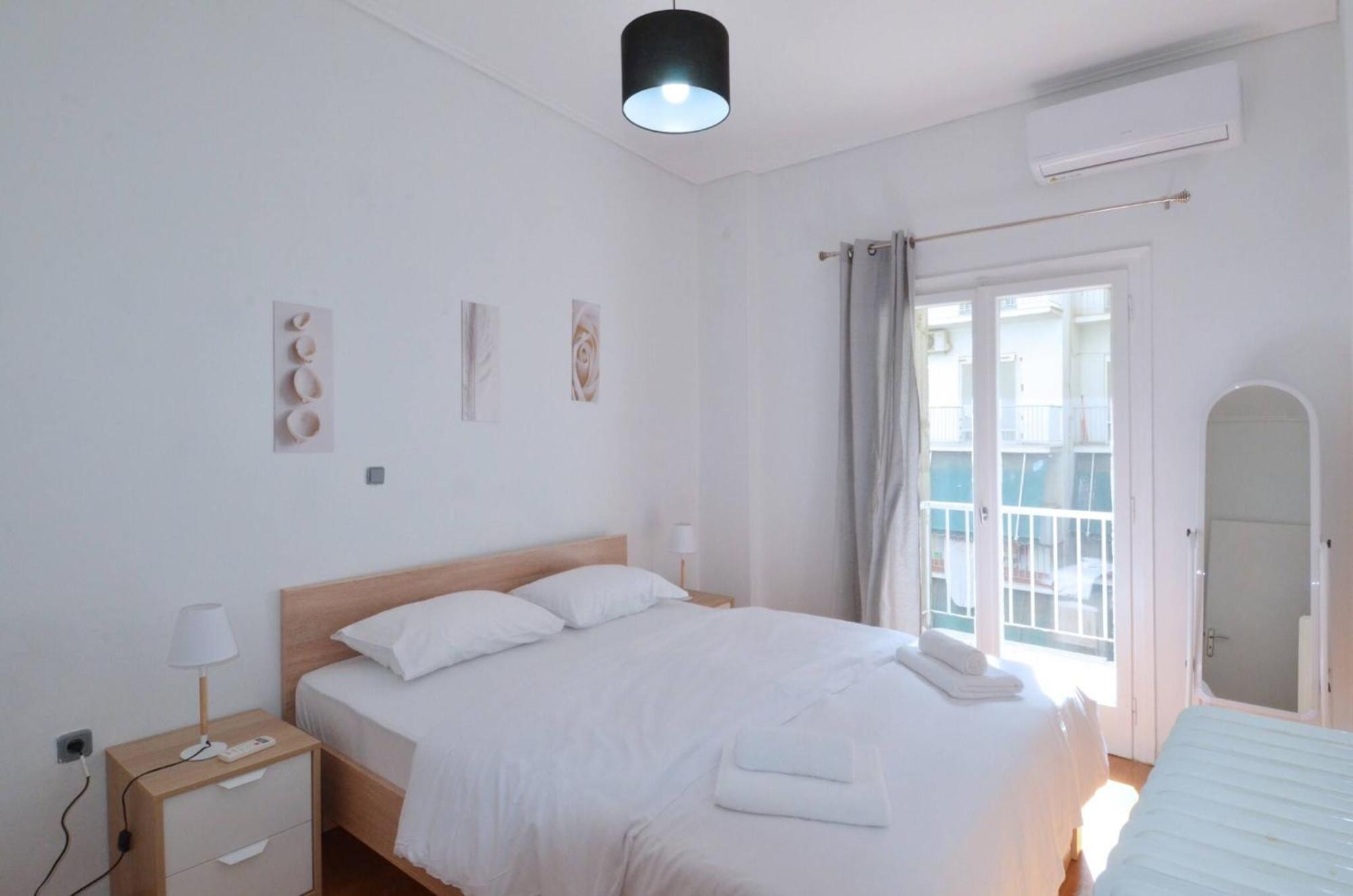 A Cozy Minimal Apartment At Koukaki, Dimitrako... Athen Exterior foto